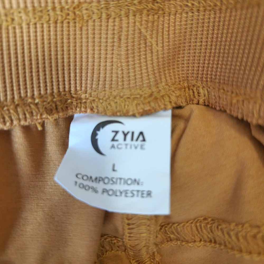420. Zyia Canyon Shorts - Dark Tan |L NWOT - Picture 3 of 5